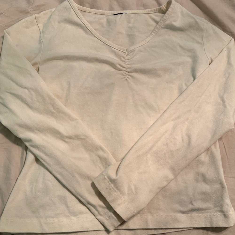 Women's Cream V-Neck Long Sleeve Top